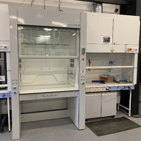 installation-regulation-maintenance-sorbonnes-de-laboratoire-val-de-marne-France